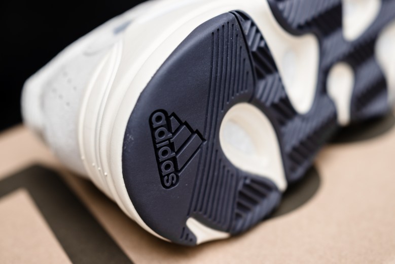 804B8238-5C24-46F3-8B11-8C7AC87ACC49